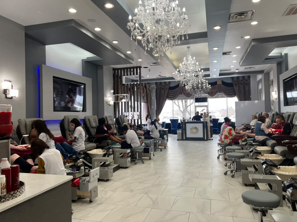 Deluxe Nails Salon interior 3